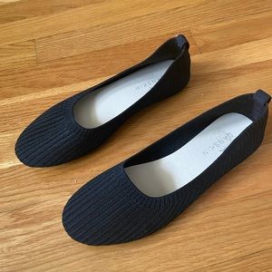 Cute woven Danskin flats